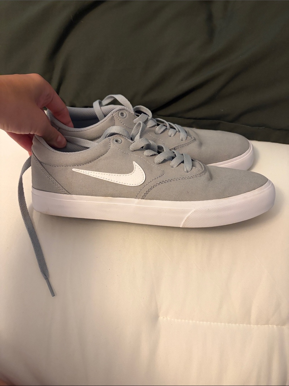 Nike Men’s Light Gray Low-Top Sneakers with White Swoosh - Picture 4 of 4